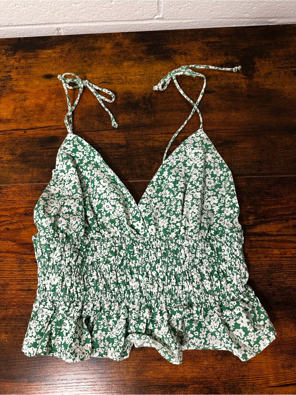 Sexy Green Floral Tie-Shoulder Smocked Crop Top